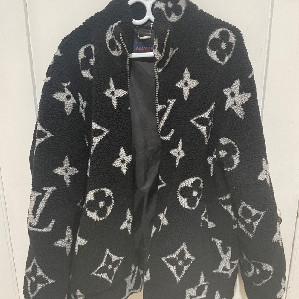 Louis Vuitton Windproof Sherpa